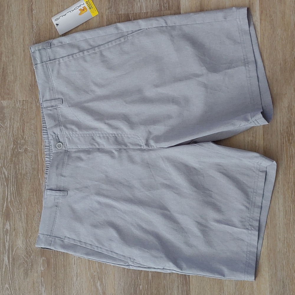 NWT Nicklaus Eco Choice Light Grey Golf Shorts Size 40